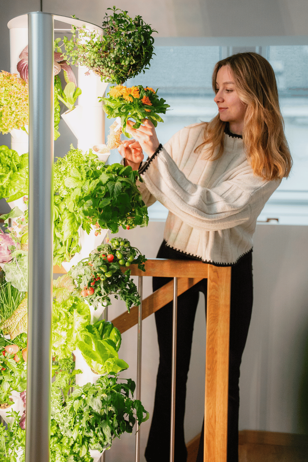 Frau vor dem Everleaf Garden